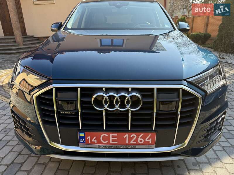 Позашляховик / Кросовер Audi Q7 2020 в 