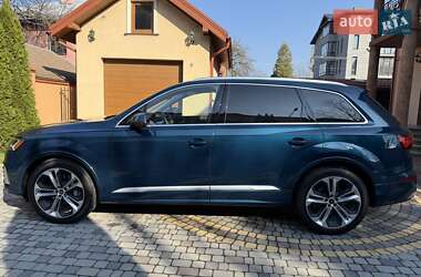 Позашляховик / Кросовер Audi Q7 2020 в 