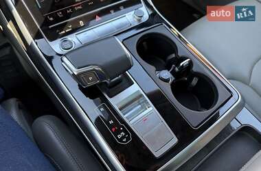 Позашляховик / Кросовер Audi Q7 2020 в 