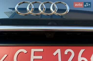 Позашляховик / Кросовер Audi Q7 2020 в 