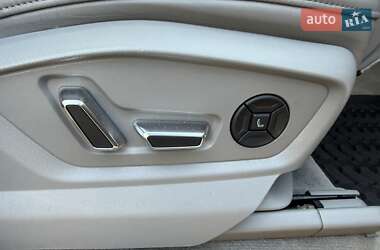 Позашляховик / Кросовер Audi Q7 2020 в 
