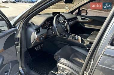 Внедорожник / Кроссовер Audi Q7 2016 в 