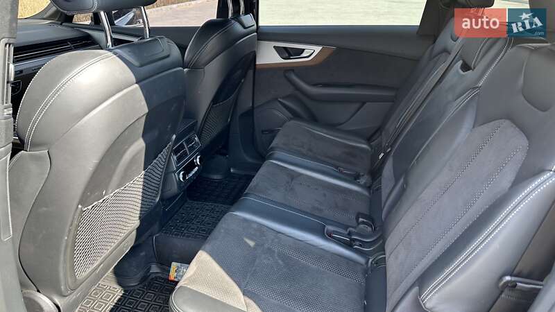 Внедорожник / Кроссовер Audi Q7 2016 в Полтаве