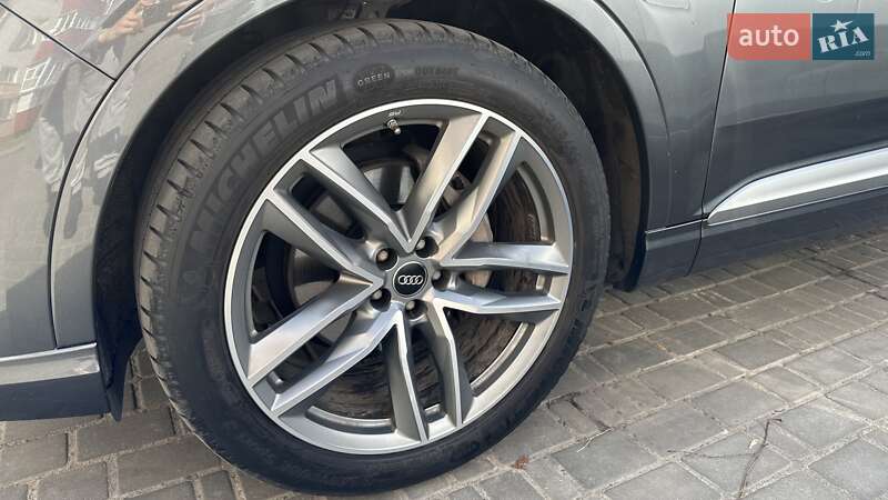 Внедорожник / Кроссовер Audi Q7 2016 в Полтаве
