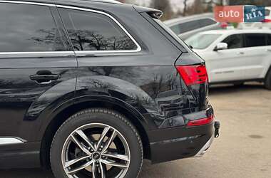 Внедорожник / Кроссовер Audi Q7 2017 в 