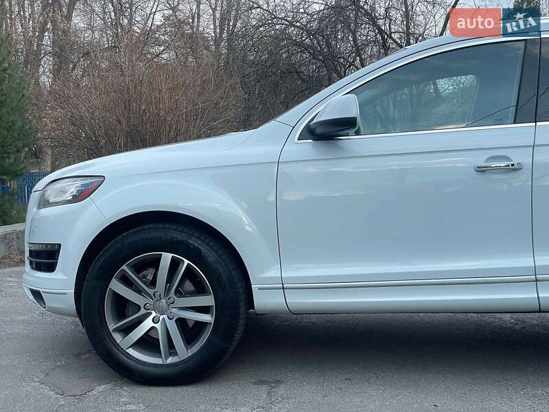 Позашляховик / Кросовер Audi Q7 2015 в Києві