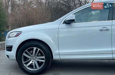 Внедорожник / Кроссовер Audi Q7 2015 в 