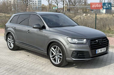 Внедорожник / Кроссовер Audi Q7 2017 в 