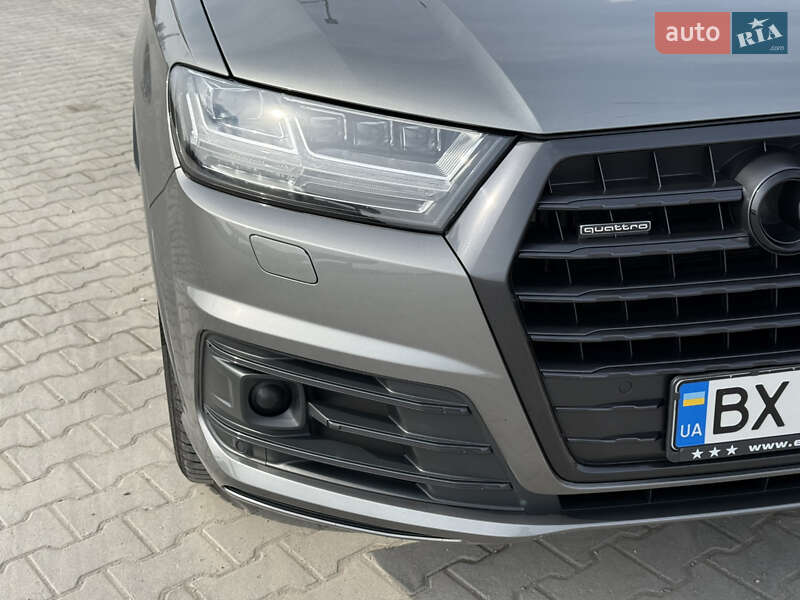 Внедорожник / Кроссовер Audi Q7 2017 в Каменец-Подольском