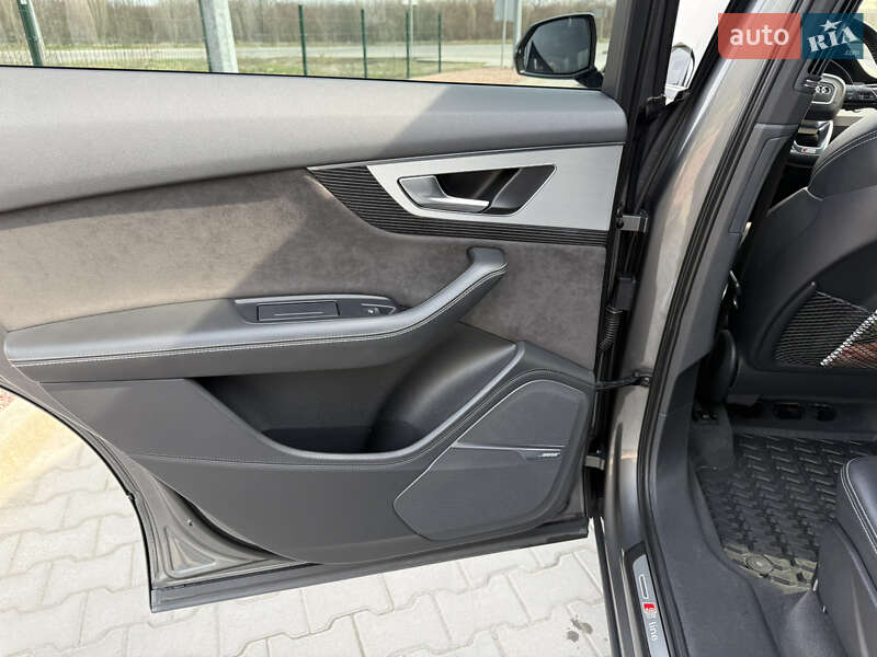 Внедорожник / Кроссовер Audi Q7 2017 в Каменец-Подольском