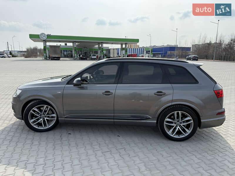 Внедорожник / Кроссовер Audi Q7 2017 в Каменец-Подольском
