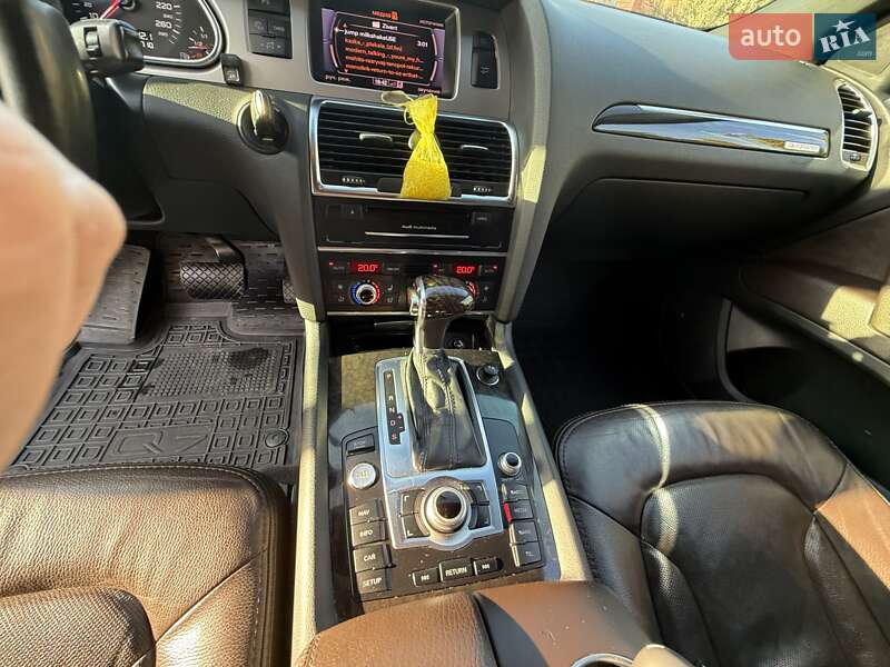 Позашляховик / Кросовер Audi Q7 2013 в Києві