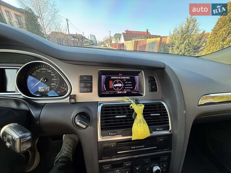 Позашляховик / Кросовер Audi Q7 2013 в Києві
