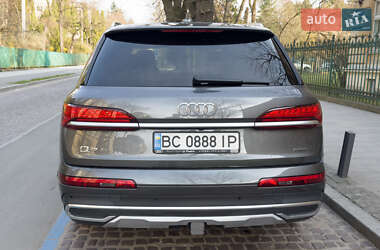 Внедорожник / Кроссовер Audi Q7 2020 в 