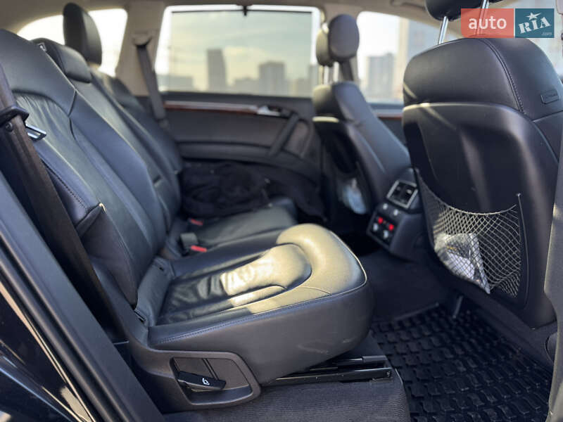 Позашляховик / Кросовер Audi Q7 2015 в Києві