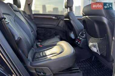 Внедорожник / Кроссовер Audi Q7 2015 в 