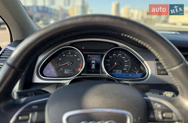 Внедорожник / Кроссовер Audi Q7 2015 в 