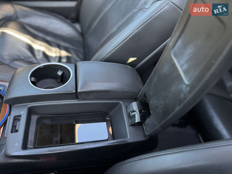 Позашляховик / Кросовер Audi Q7 2015 в Києві