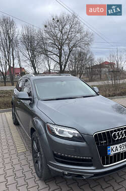 Внедорожник / Кроссовер Audi Q7 2015 в 
