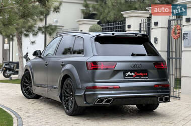 Внедорожник / Кроссовер Audi Q7 2017 в 