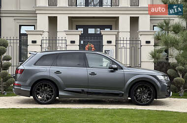 Внедорожник / Кроссовер Audi Q7 2017 в 