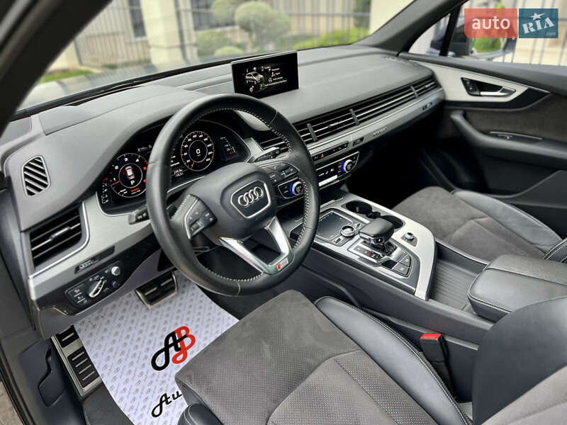 Внедорожник / Кроссовер Audi Q7 2017 в Одессе