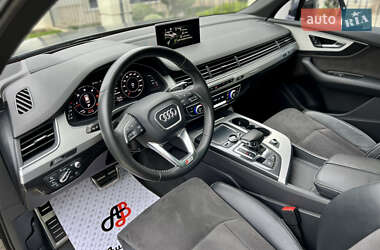 Внедорожник / Кроссовер Audi Q7 2017 в 