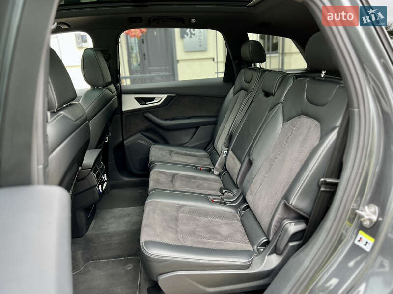 Внедорожник / Кроссовер Audi Q7 2017 в Одессе