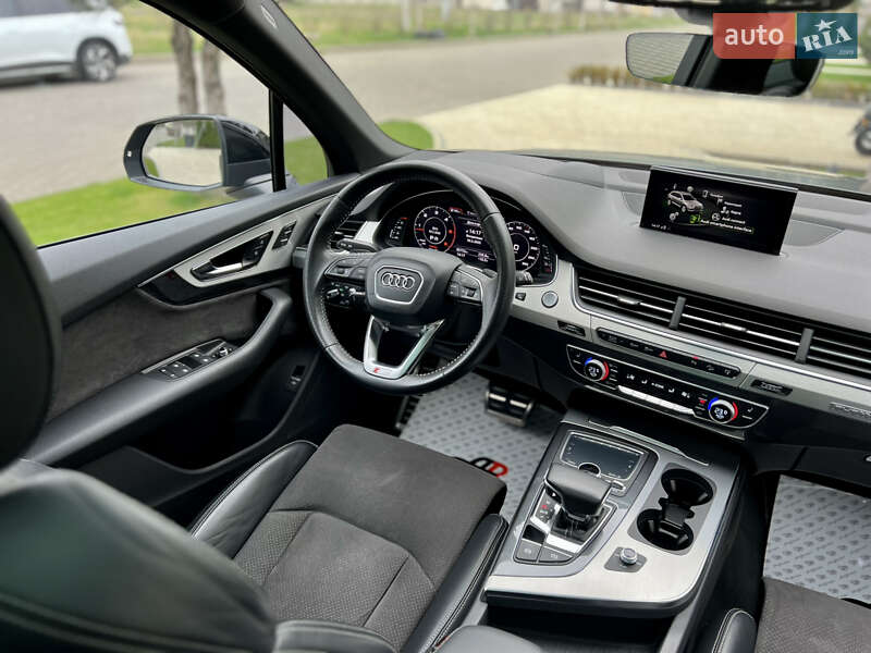 Внедорожник / Кроссовер Audi Q7 2017 в Одессе