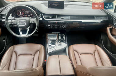 Позашляховик / Кросовер Audi Q7 2017 в 