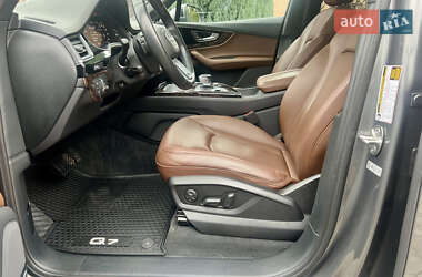 Позашляховик / Кросовер Audi Q7 2017 в 