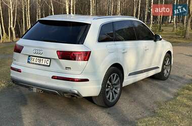 Внедорожник / Кроссовер Audi Q7 2017 в 