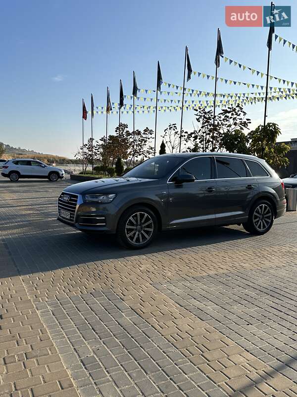 Внедорожник / Кроссовер Audi Q7 2017 в Одессе