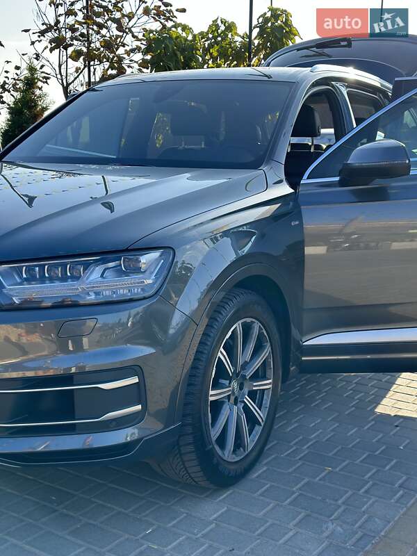 Внедорожник / Кроссовер Audi Q7 2017 в Одессе