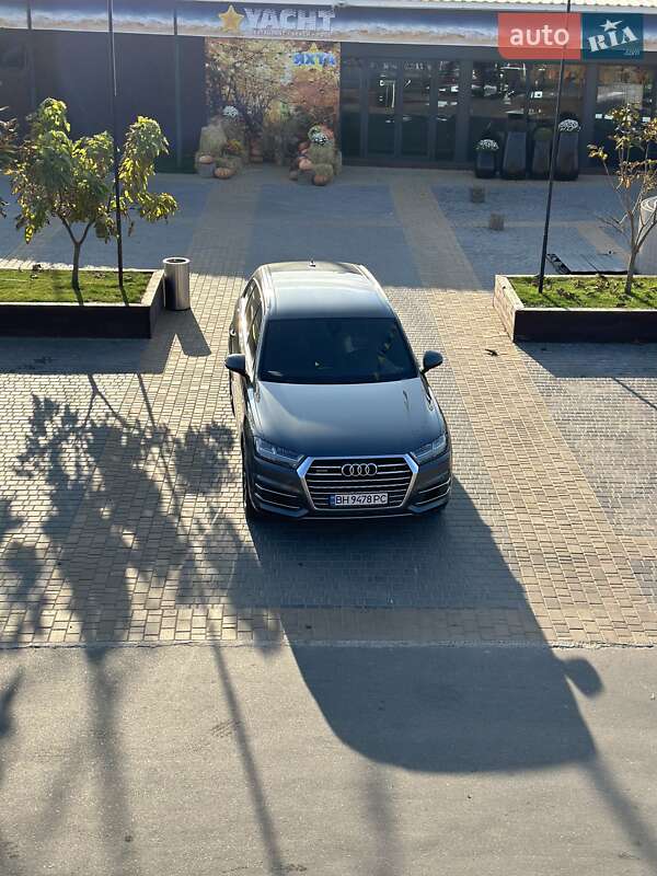 Внедорожник / Кроссовер Audi Q7 2017 в Одессе