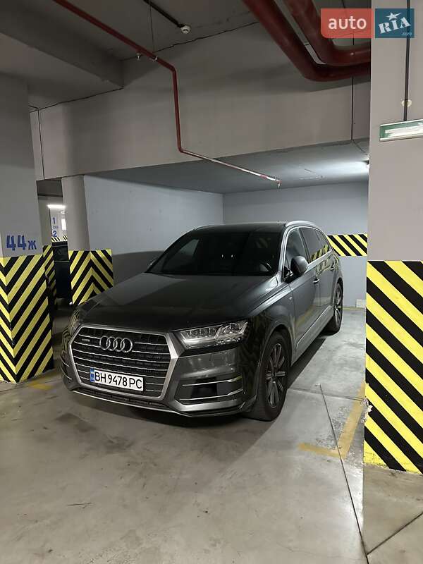 Внедорожник / Кроссовер Audi Q7 2017 в Одессе