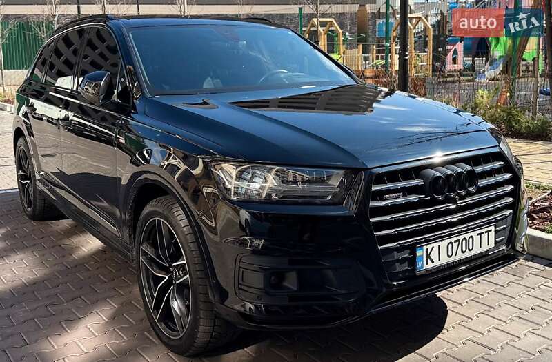 Внедорожник / Кроссовер Audi Q7 2018 в 