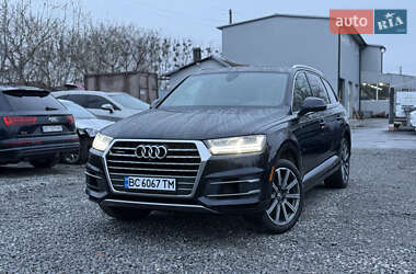Внедорожник / Кроссовер Audi Q7 2016 в 
