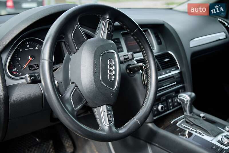 Позашляховик / Кросовер Audi Q7 2014 в Львові