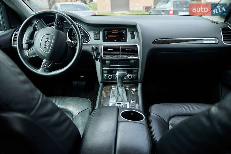 Позашляховик / Кросовер Audi Q7 2014 в Львові