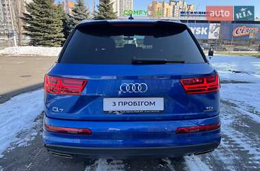 Внедорожник / Кроссовер Audi Q7 2016 в 