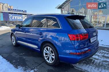 Внедорожник / Кроссовер Audi Q7 2016 в 