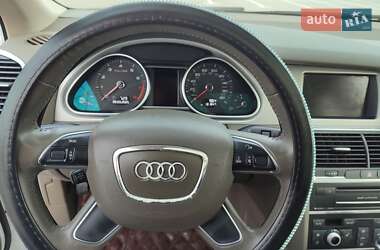 Внедорожник / Кроссовер Audi Q7 2013 в 