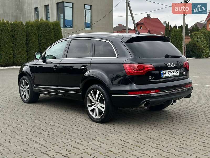 Позашляховик / Кросовер Audi Q7 2015 в Луцьку