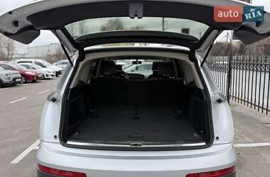 Внедорожник / Кроссовер Audi Q7 2013 в 