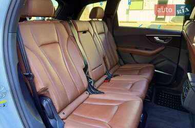 Внедорожник / Кроссовер Audi Q7 2021 в 