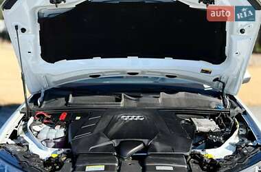 Внедорожник / Кроссовер Audi Q7 2021 в 