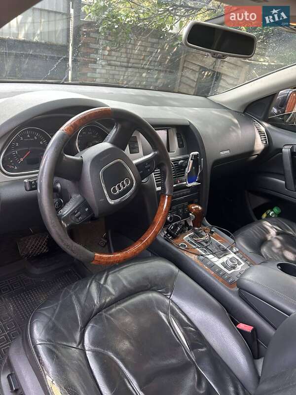 Внедорожник / Кроссовер Audi Q7 2007 в Первомайске