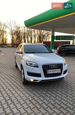 Позашляховик / Кросовер Audi Q7 2015 в 