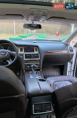 Позашляховик / Кросовер Audi Q7 2015 в 